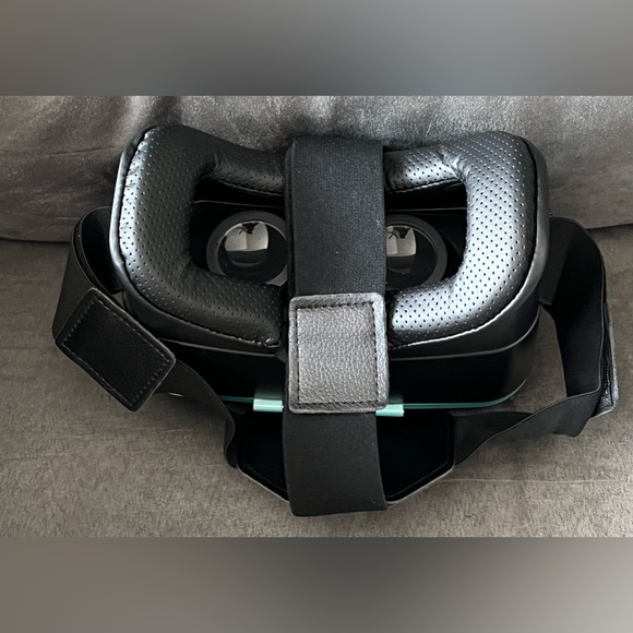 Utopia 360 Virtual Reality Headset - Picture 7 of 11